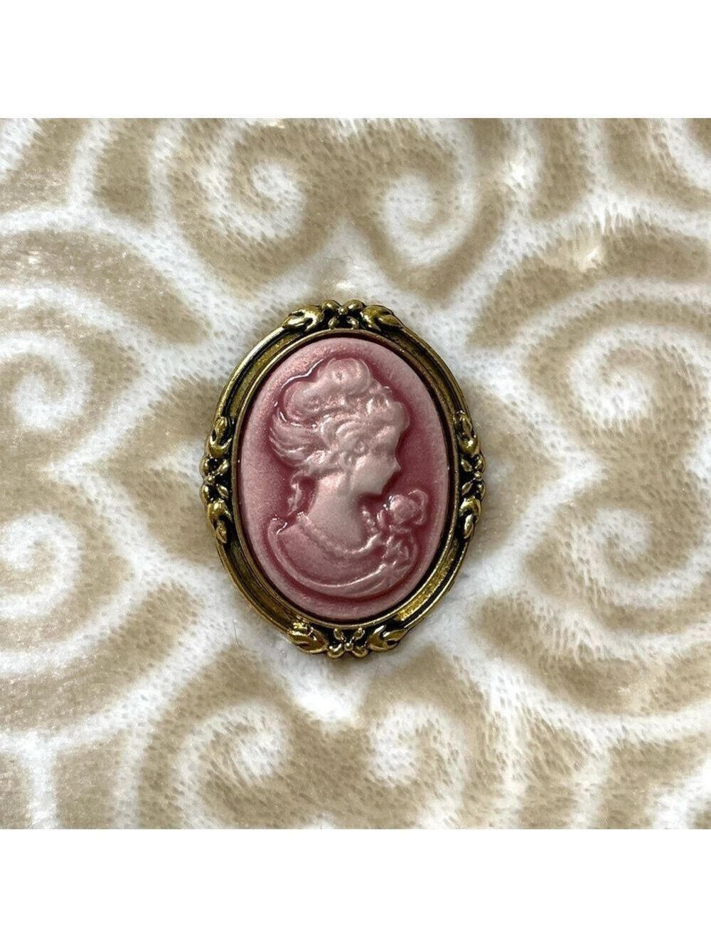 Cameo Brooch Pin Pink & Gold New